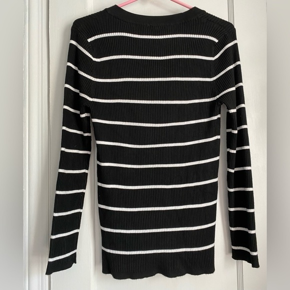 Poof Black and White Stripe V-Neck Lace Closure long Sleeves Top Size: Medium - Picture 3 of 9